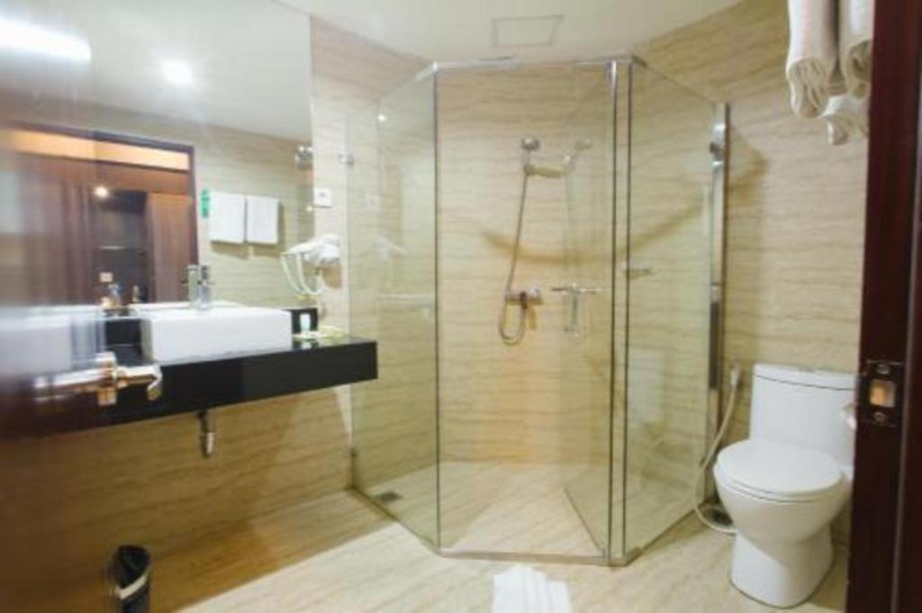 Hermes Palace Hotel Medan Esterno foto