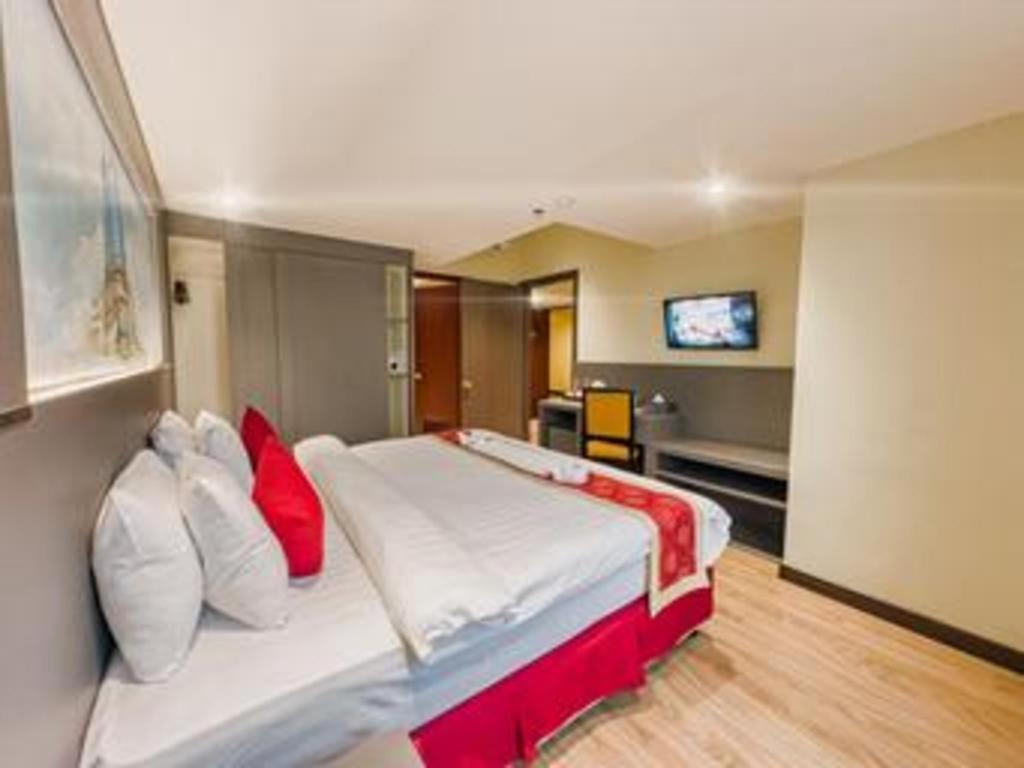 Hermes Palace Hotel Medan Esterno foto