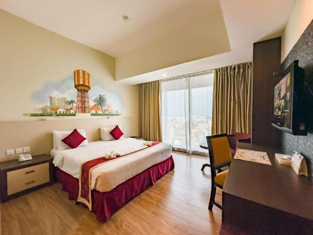 Hermes Palace Hotel Medan Esterno foto