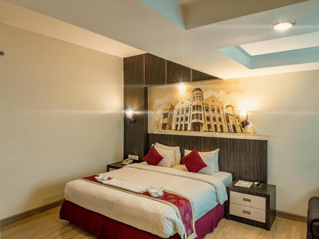 Hermes Palace Hotel Medan Esterno foto